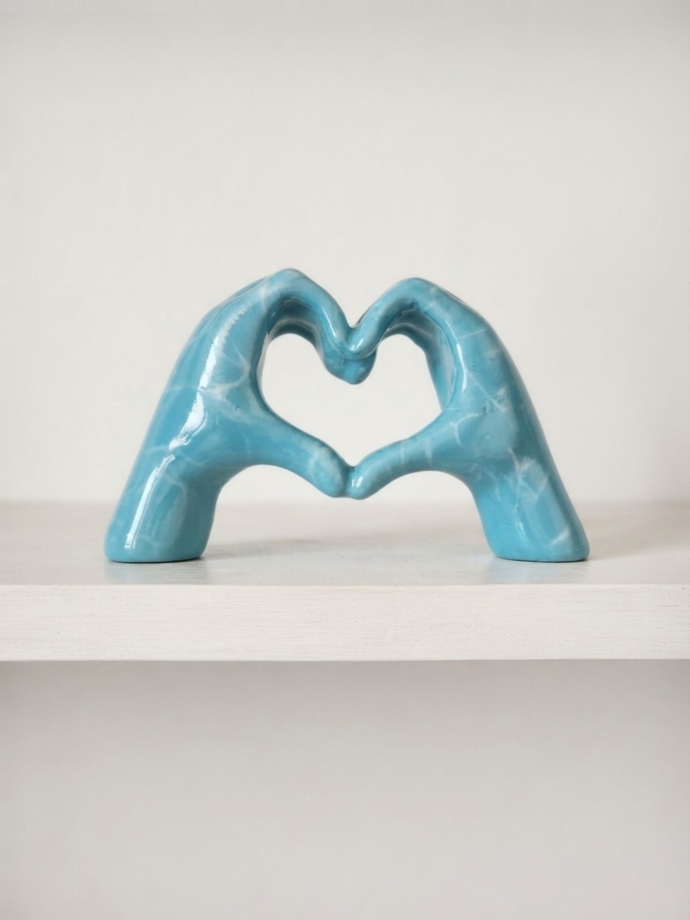 NEW Turquoise Blue Heart Hands (0327)